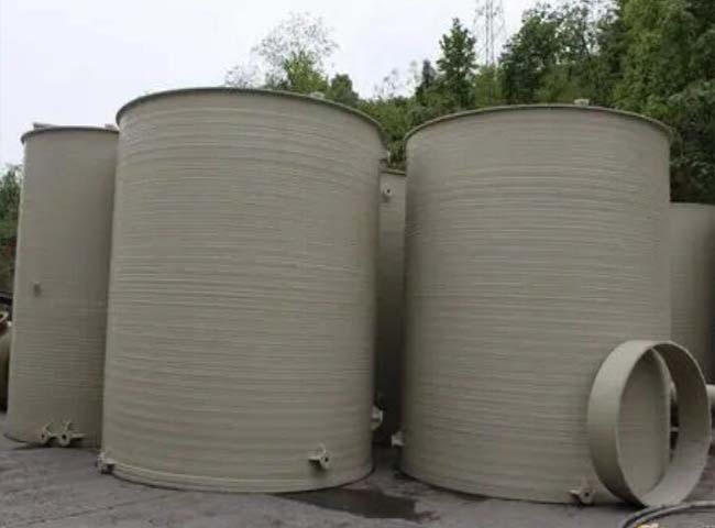 化工防腐儲罐在使用和維修時要注意的事項